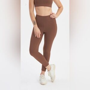 NWT girlfriend collective 23.75 inseam legging